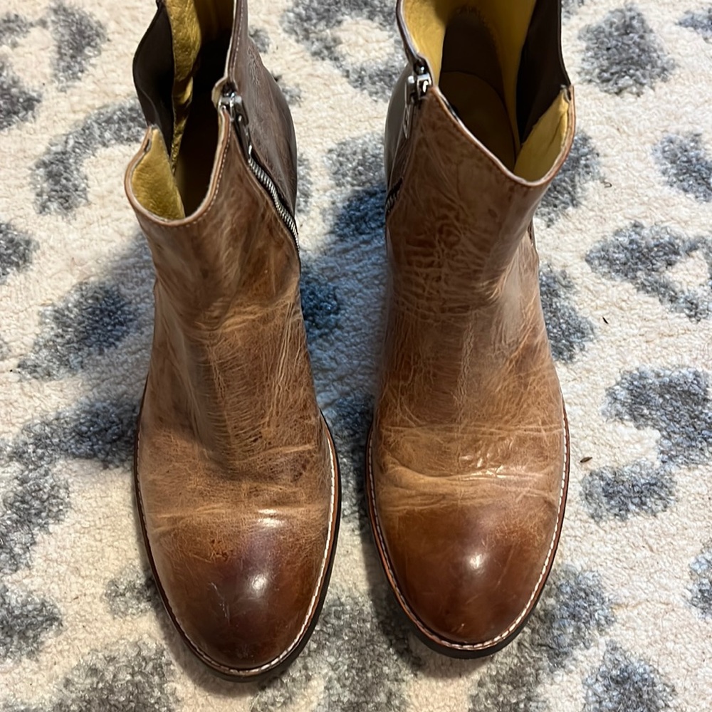 Size 9.5 Cordani calzature boots